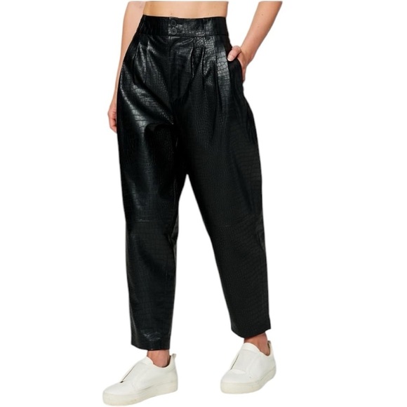 BlankNYC | Women’s Black Vegan Leather Crocodile Print Tapered Pant Size 30 NWT - Picture 1 of 8